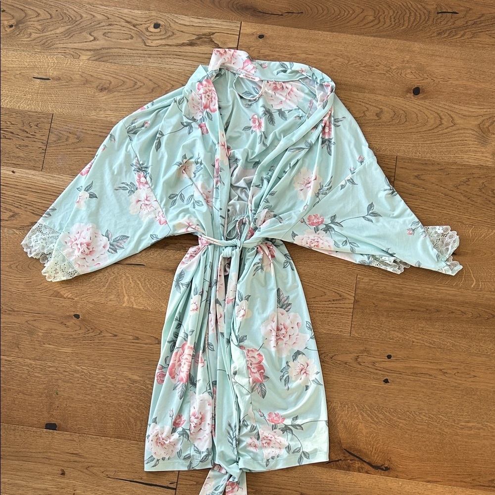 La Vie En Rose Floral Robe - Light green/Blue and Pink size Large - Picture 2 of 6